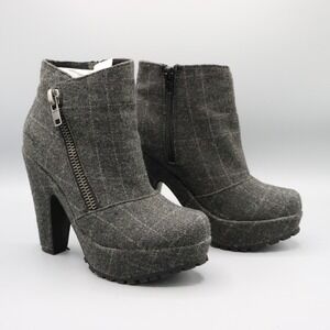 Blowfish Malibu Plaid Booties Womens‎ 6 Gray